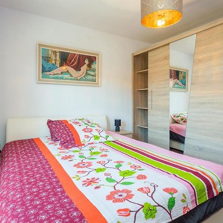 Sunny Apartment Ili Near Amfiteatar PUY Exterior foto